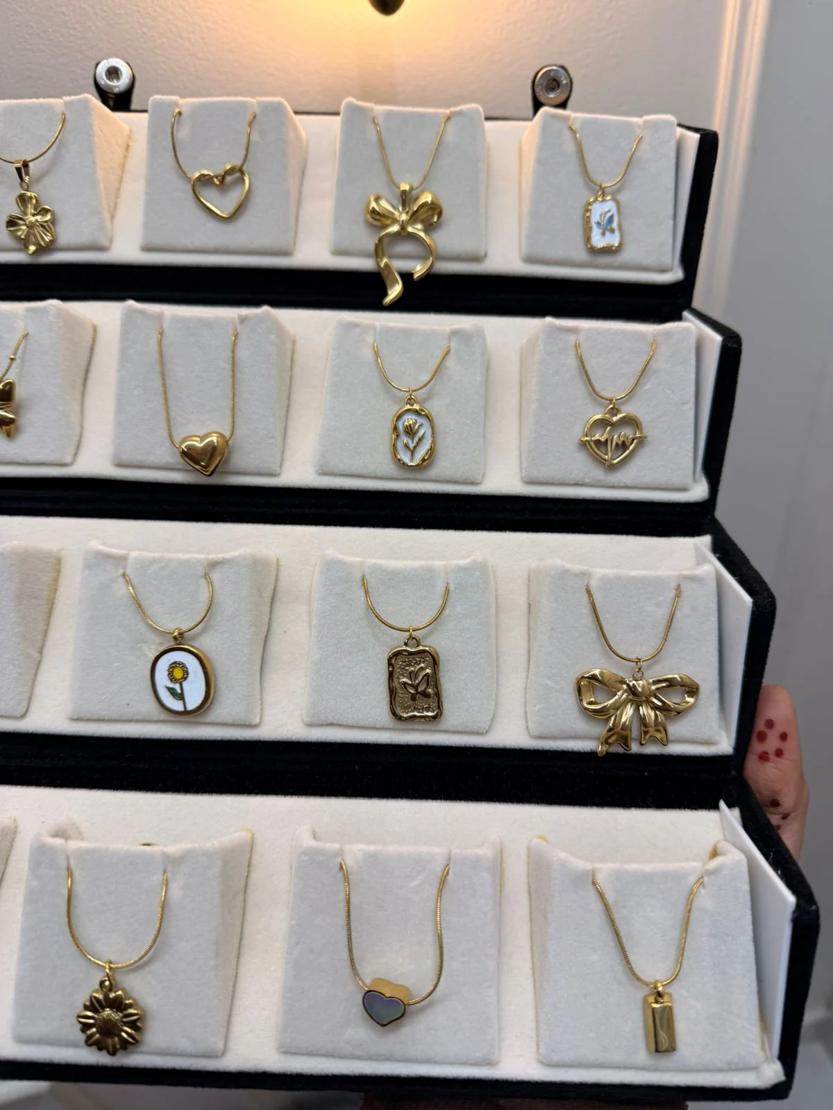 16 Anti Tarnish Pendants with Box - Image 3