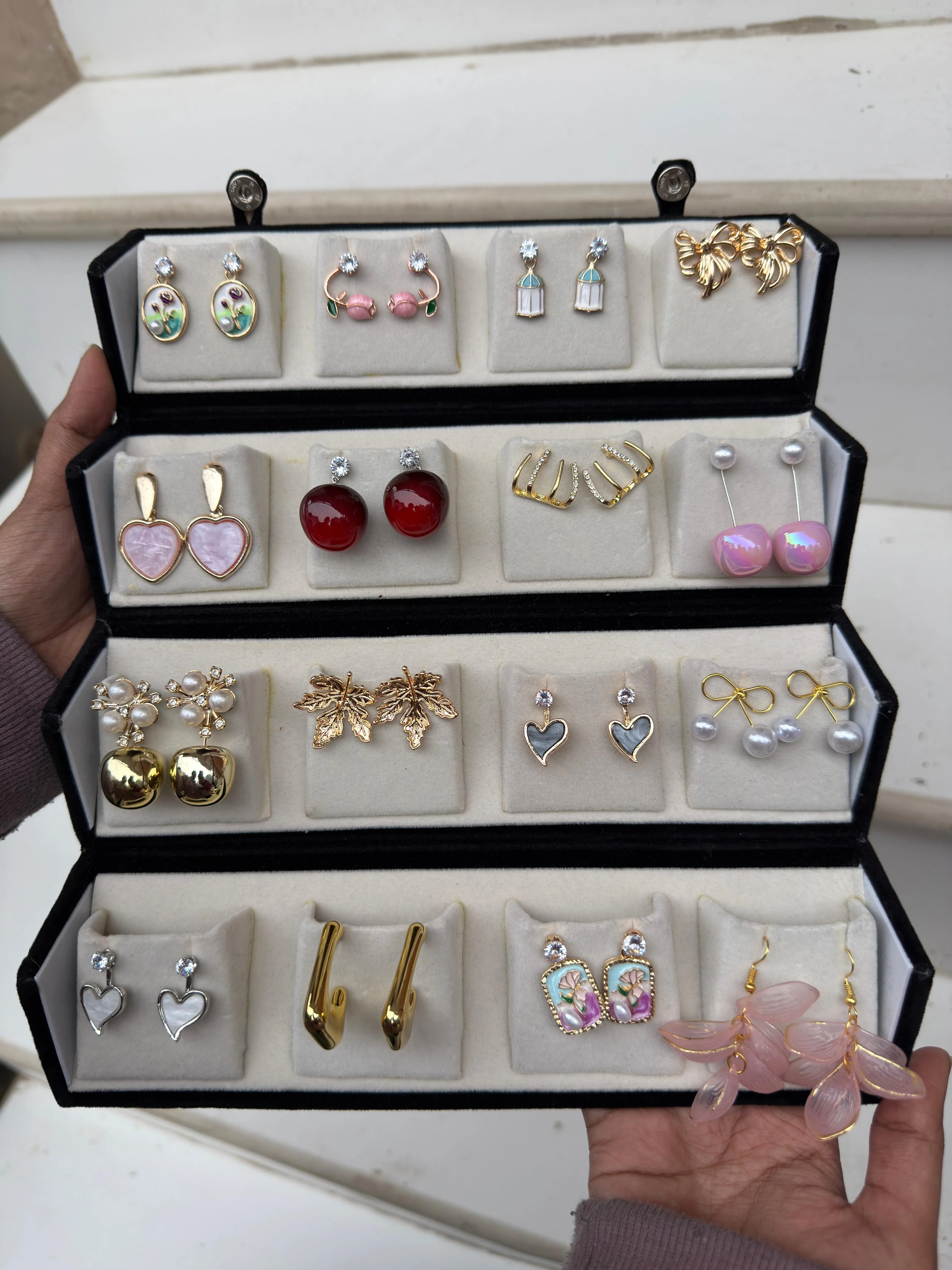 16 Western Earring Box