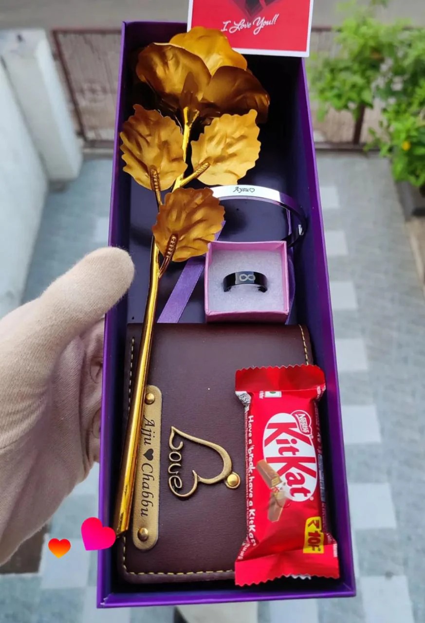 Personalized Rose Hamper - Image 5
